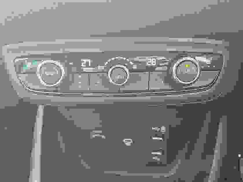 Vauxhall Crossland Photo at-a8949e930f7f43c4818dd1eafb7da31f.jpg