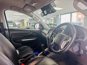 Mitsubishi L200 Photo 34