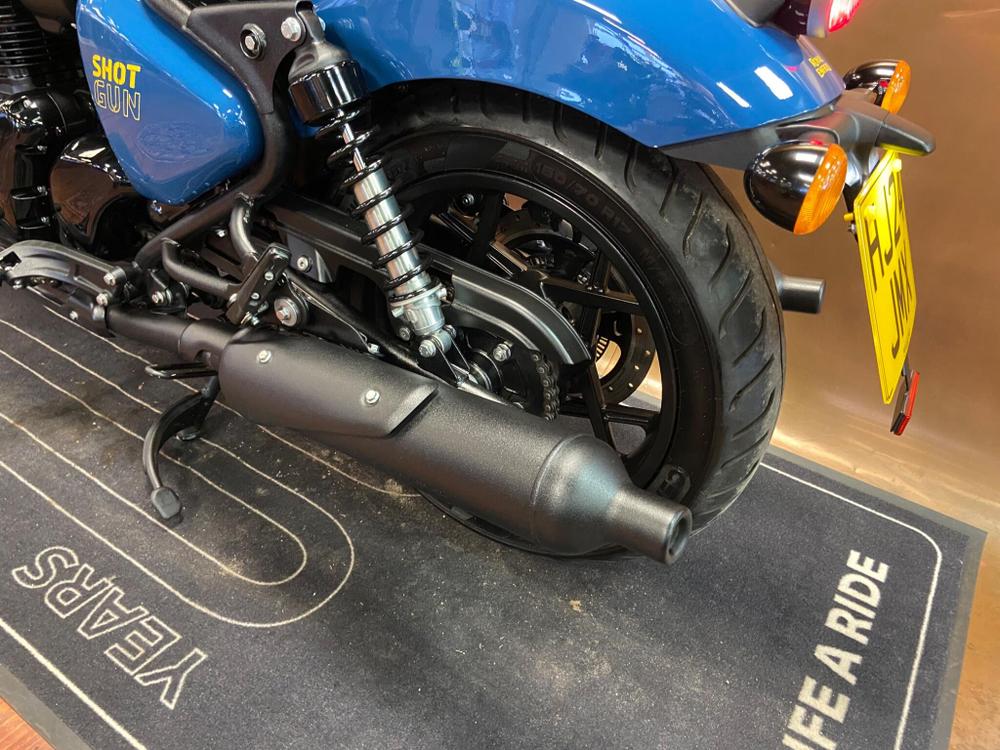 Royal Enfield Shotgun 650 Photo at-a8af932a3a34473da6317fc649a60a82.jpg