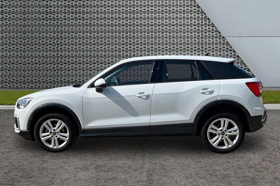 Audi Q2 Photo at-a8bac538da454622a02cd46dba304fef.jpg