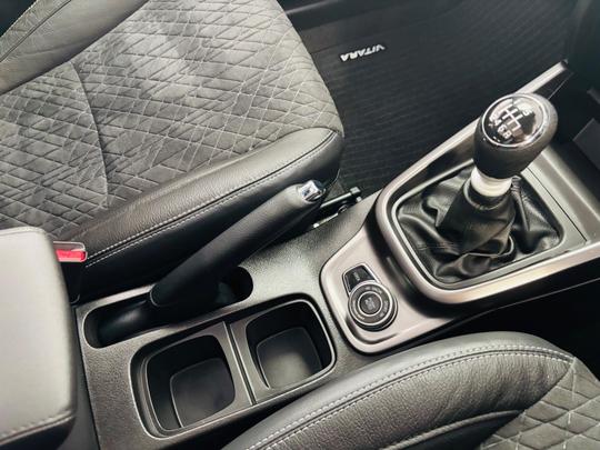 Suzuki Vitara Photo at-a8ebd636d9394cd898b5a4d45ec6453e.jpg