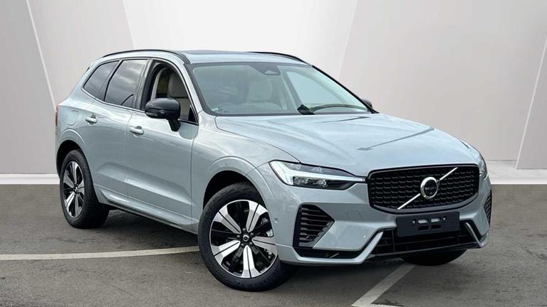 Used 2023 Volvo XC60 II Recharge Plus T6 AWD plug-in hybrid Dark) £ ...