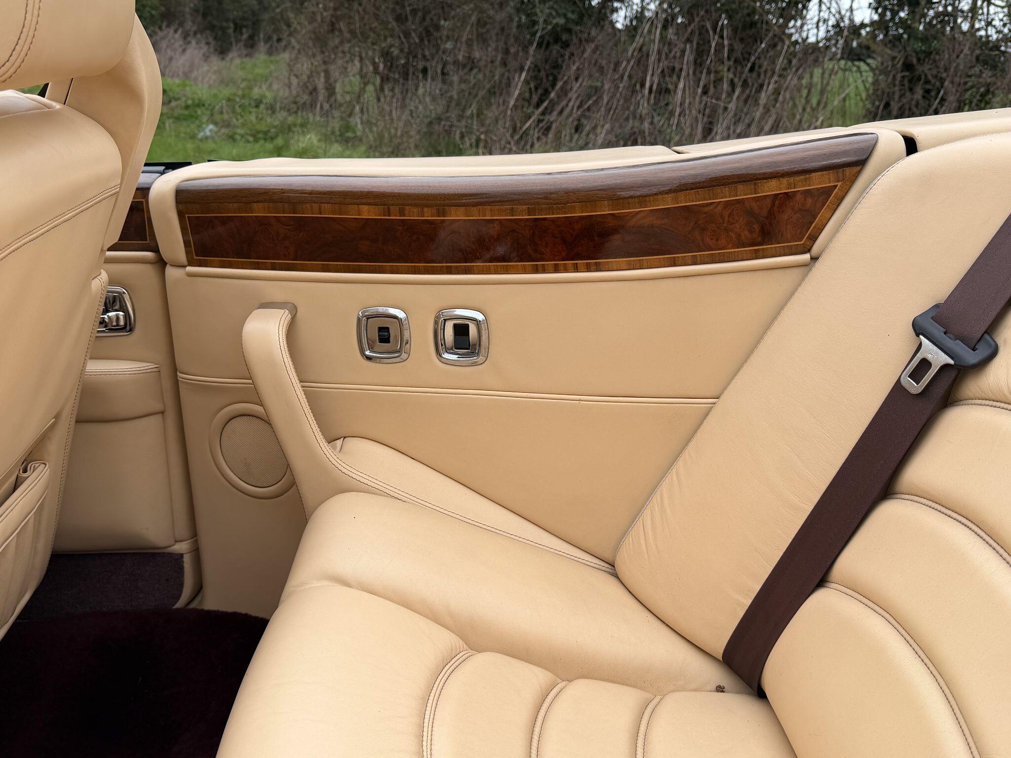 Bentley Azure 6.8 Convertible 2dr Petrol Automatic (422 g/km 385 bhp) — photo 27