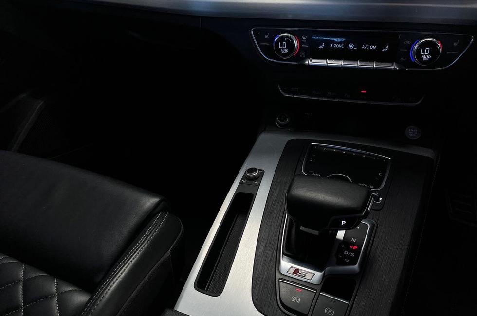 Audi Q5 Photo at-a968bb8ace2c4138bb954af6bb701aed.jpg