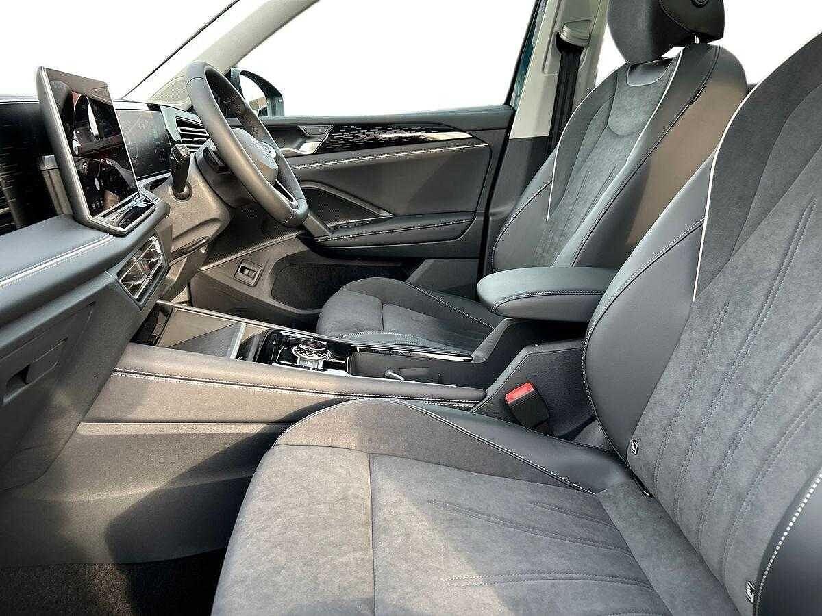 Volkswagen Tiguan Photo at-a977255cfdaf4c518c0e05c565755955.jpg