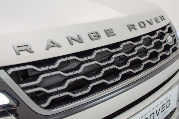 Land Rover RANGE ROVER EVOQUE Photo at-a9817db74cea40118880dd8549eb1d63.jpg