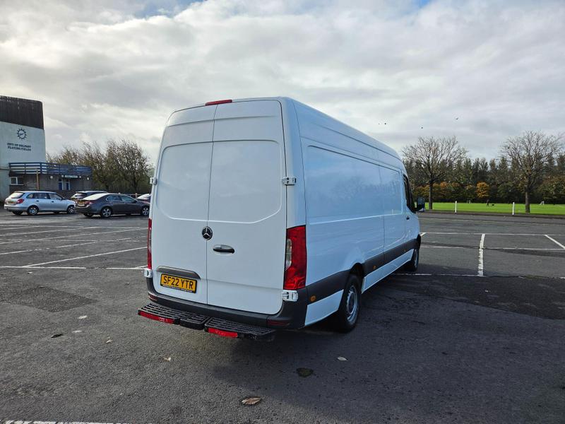 Mercedes-Benz Sprinter Photo at-a9a188222df64c96b7937b55872d0068.jpg
