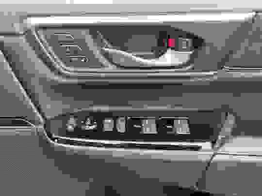 Honda CR-V Hybrid Photo at-a9b22540829a47c0a4c864bc5caed4db.jpg