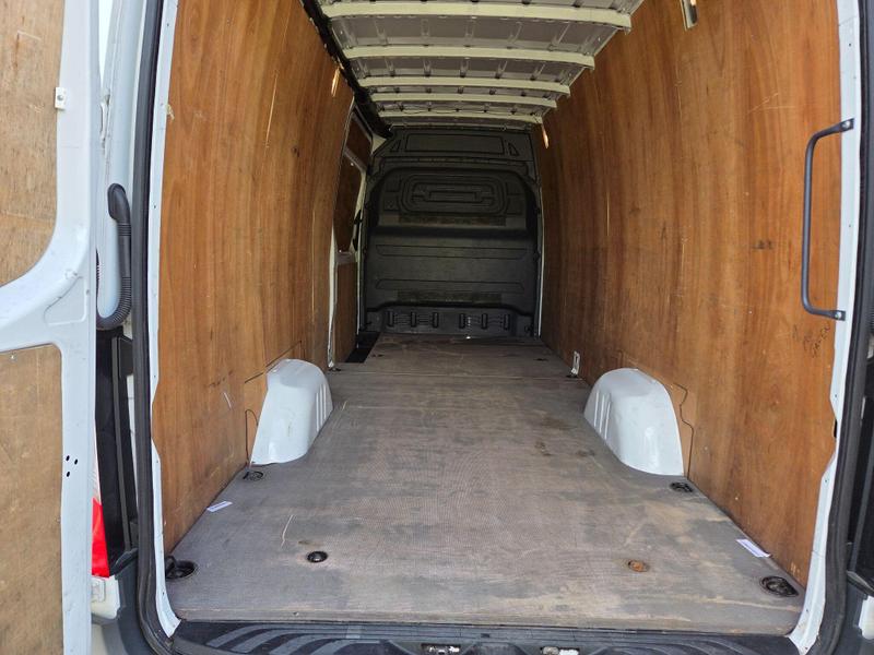 Mercedes-Benz Sprinter Photo at-a9c00171b0ef4b01be6961f98b7b0b2e.jpg