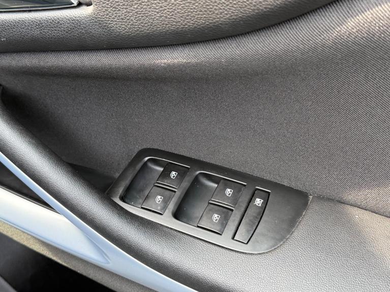 Used Vauxhall Zafira Tourer VN66YOP 16