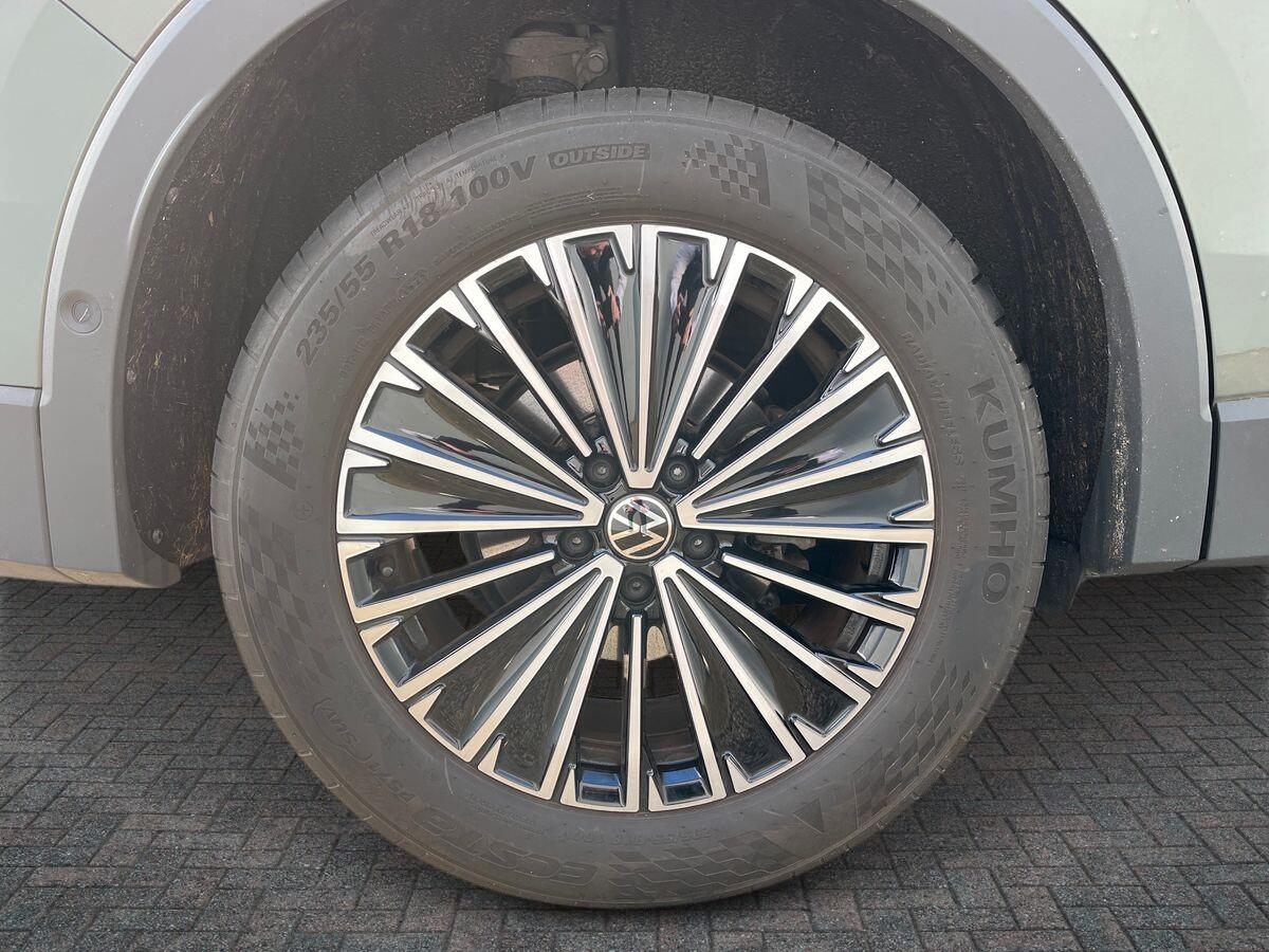 Volkswagen Tiguan Photo at-a9ef708e406c4d78b54efedd22e1e055.jpg