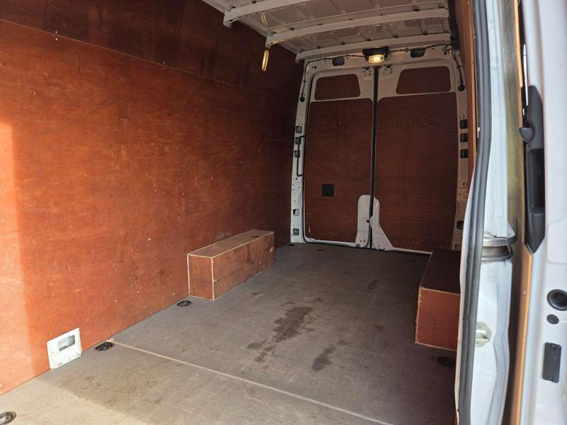 Mercedes-Benz Sprinter Photo at-aa682c9e6498420395c4e2d1abd19700.jpg