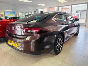 Vauxhall Insignia Photo 3