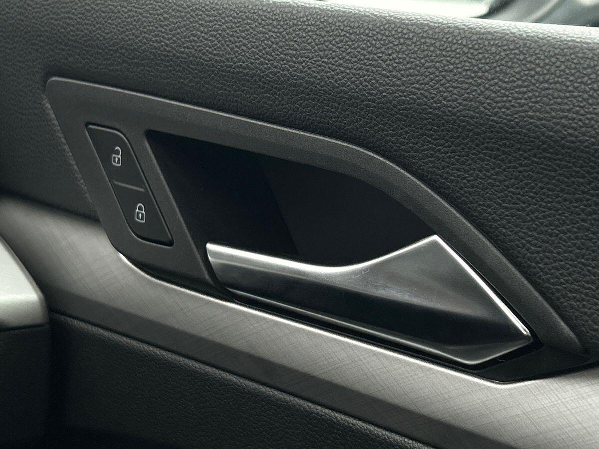 Volkswagen Golf Photo at-aa6cd05c91d14b0187b3684d5f4c6f1b.jpg