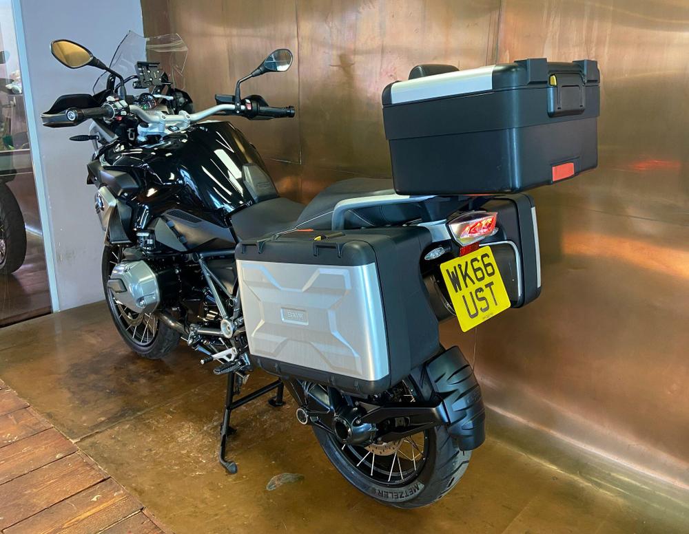 BMW R 1200 GS Photo at-aa7c31393f634149bc494239309124b0.jpg