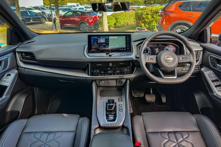 Used Nissan Qashqai OE75ZZO 6