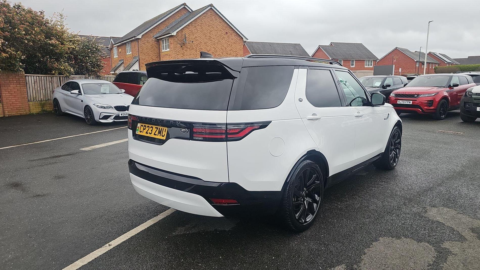 Land Rover Discovery Photo at-aad16b75b70440918cab64475a0a5423.jpg