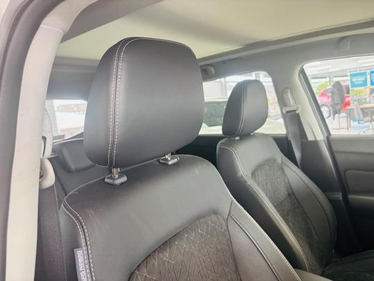Suzuki Vitara Photo at-aaf30880e8814137b81bdf186f32e4ab.jpg