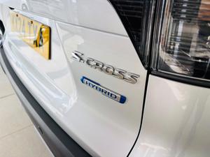 Suzuki S-Cross Photo 22