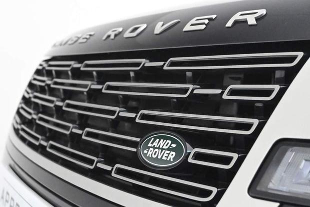 Land Rover RANGE ROVER Photo at-aafa36ae3cbf4dd59105c57c43c6f298.jpg
