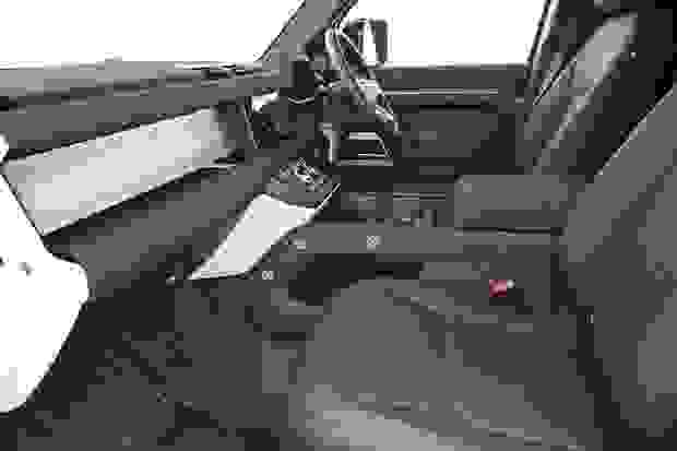 Land Rover DEFENDER Photo at-ab0827e3602e4f21b214b6a2cadf2c37.jpg