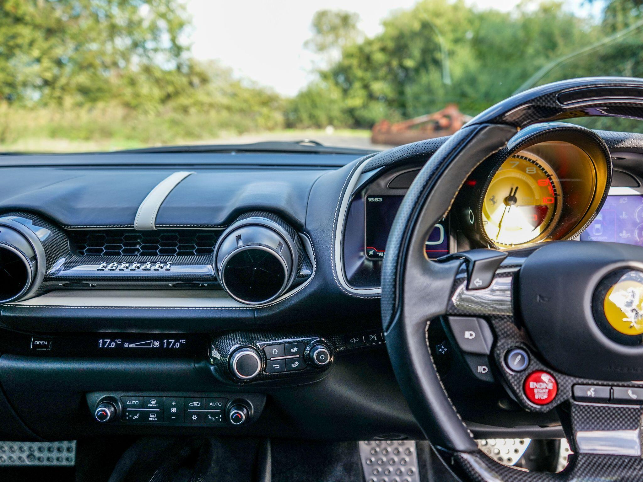 Ferrari 812 Superfast 6.5 V12 F1 DCT Euro 6 (s/s) 2dr — photo 8