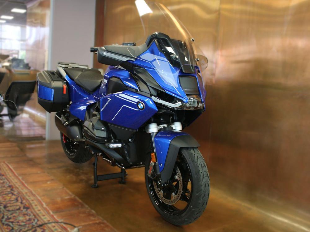 BMW R 1300 RT Photo at-ab130e5571e44777bf10b9d47b23dd56.jpg
