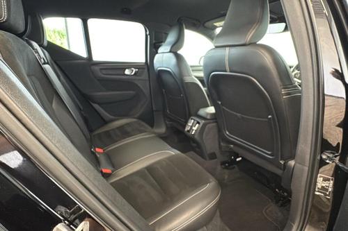 Volvo XC40 Photo at-ab24408108bb40b2952aefc9a3c6b136.jpg