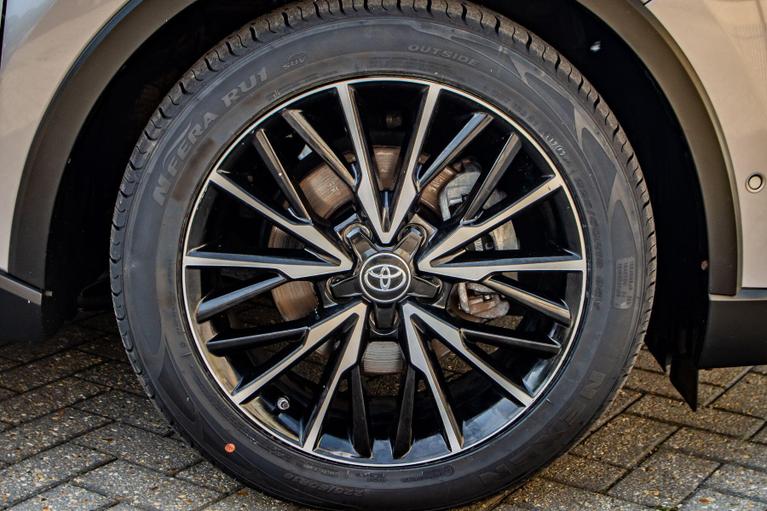 Used Toyota C-HR WN67LLZ 19