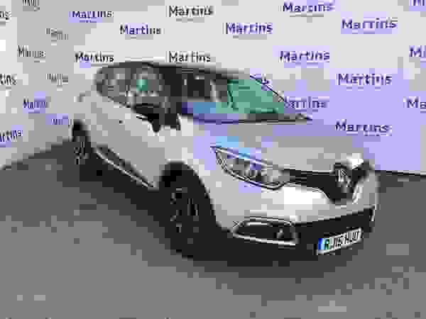 Used 2015 Renault Captur 0.9 TCe ENERGY Dynamique MediaNav SUV 5dr Petrol Manual Euro 5 (s/s) (90 ps) Silver at Martins Group