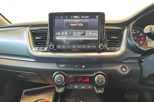 Kia STONIC Photo at-ab6050d27dfc46a5b9a57a73c2c2884c.jpg