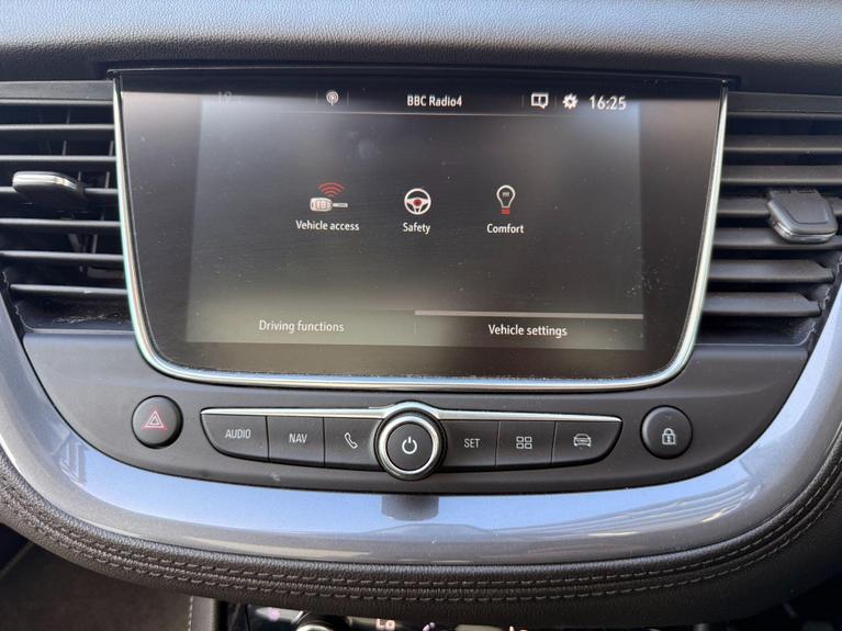 Used Vauxhall Grandland X BN20HZF 26
