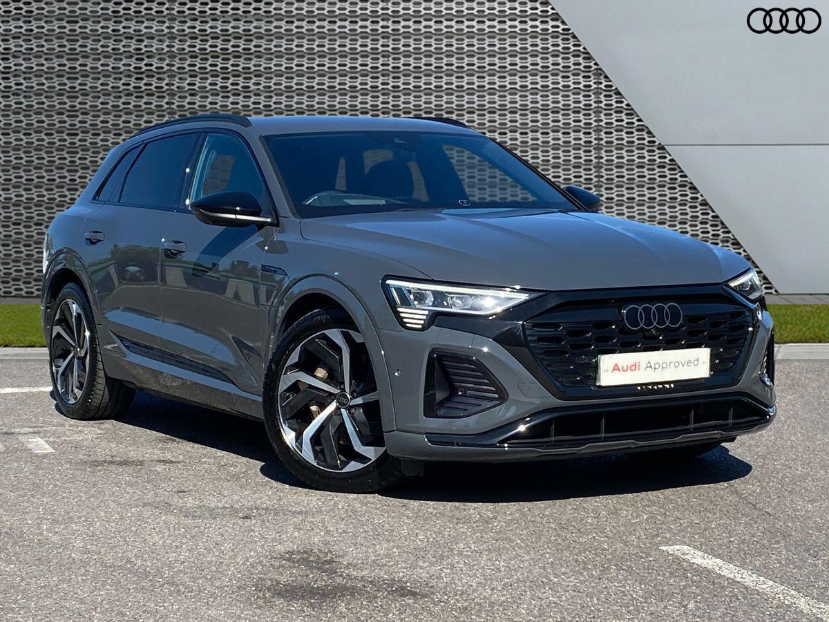 Audi Q8 listing photo