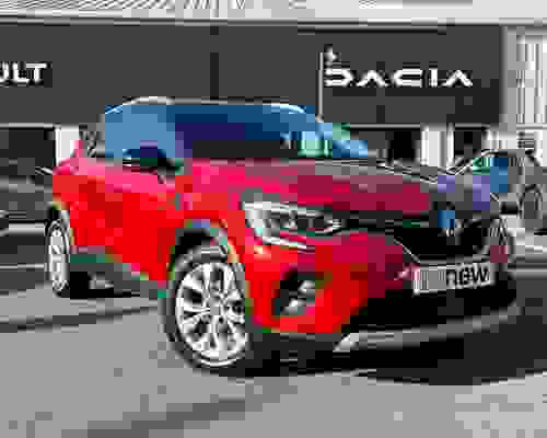 Renault Captur 1.3 TCe Iconic Euro 6 (s/s) 5dr Red at Startin Group