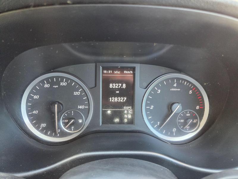 Mercedes-Benz Vito Photo at-abe93ca2d9074f6195bc268315b341ba.jpg