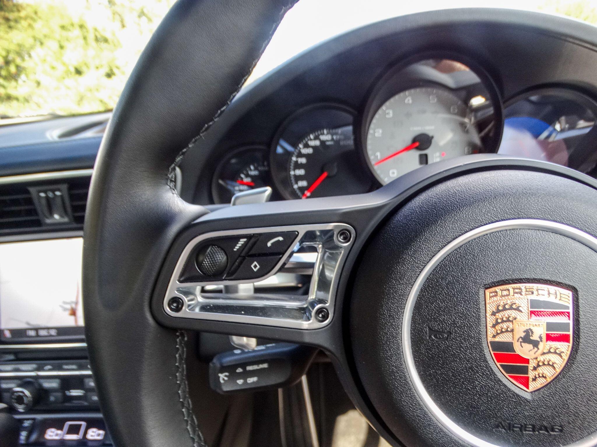 Porsche 911 3.8 991 Carrera 4S PDK 4WD Euro 5 (s/s) 2dr — photo 31
