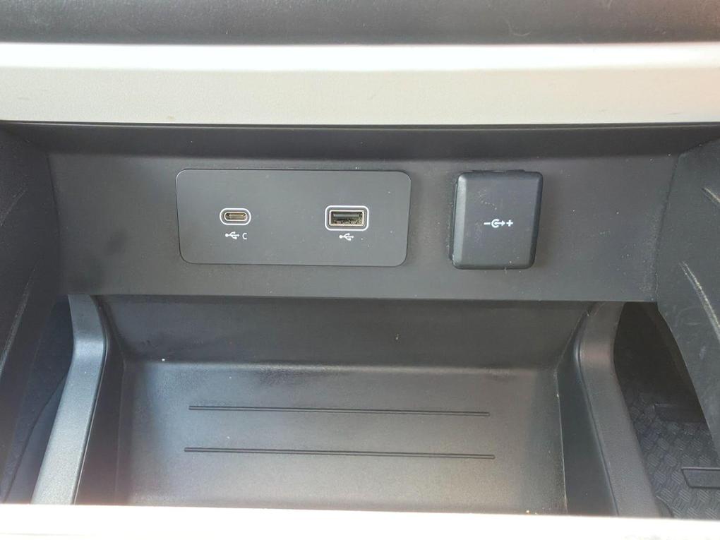 Used Land Rover Defender 90 MT21NDX 21