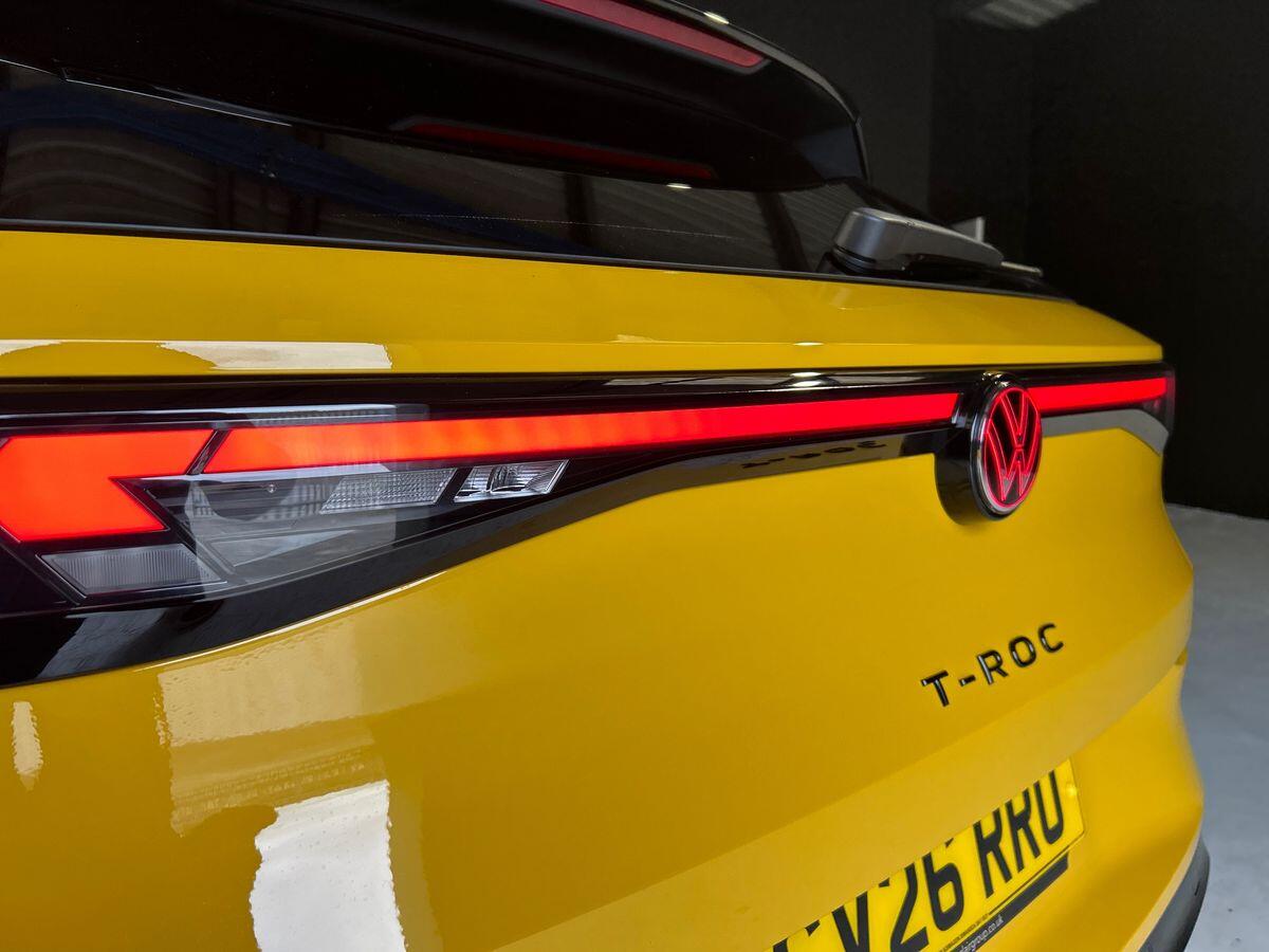 Volkswagen T-Roc Photo at-ac39bcb4f3ad4192925c8eabfe7fd1ac.jpg