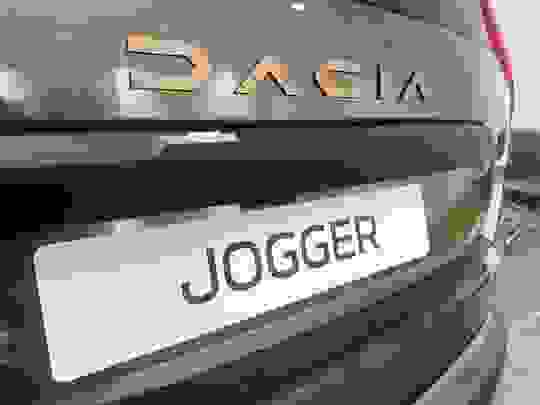 Dacia Jogger Photo at-ac870b4cd39043eaa64f3d456cff6901.jpg