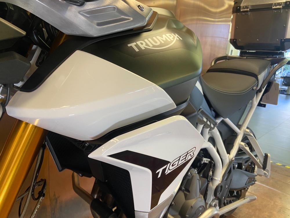 TRIUMPH Tiger 900 Photo at-ace3aab02b9b4eb2bafefa6ccd13406e.jpg