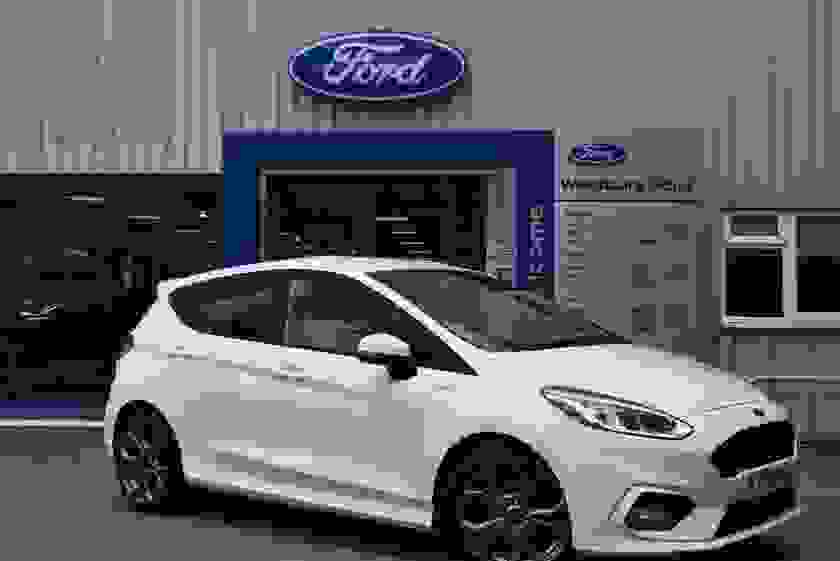 Ford Fiesta Photo at-acf8dbba22a34ed8bf7e88ffdb3d7b54.jpg