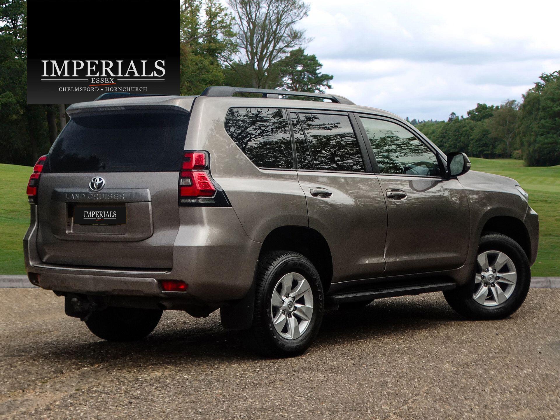 Toyota Land Cruiser 2.8D Active SUV 5dr Diesel Auto 4WD Euro 6 (s/s) (7 Seat) (204 ps) — photo 4