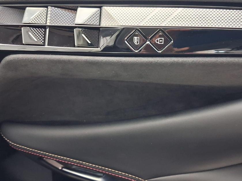 DS Automobiles DS 4 Photo at-ad1dc6e35c6443ffa4a8f3d4802ca745.jpg