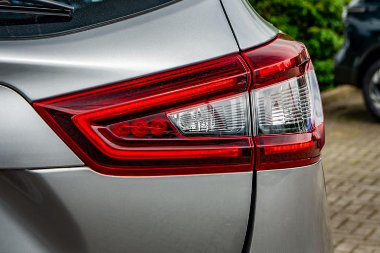 Used Nissan Qashqai DV21XHR 27