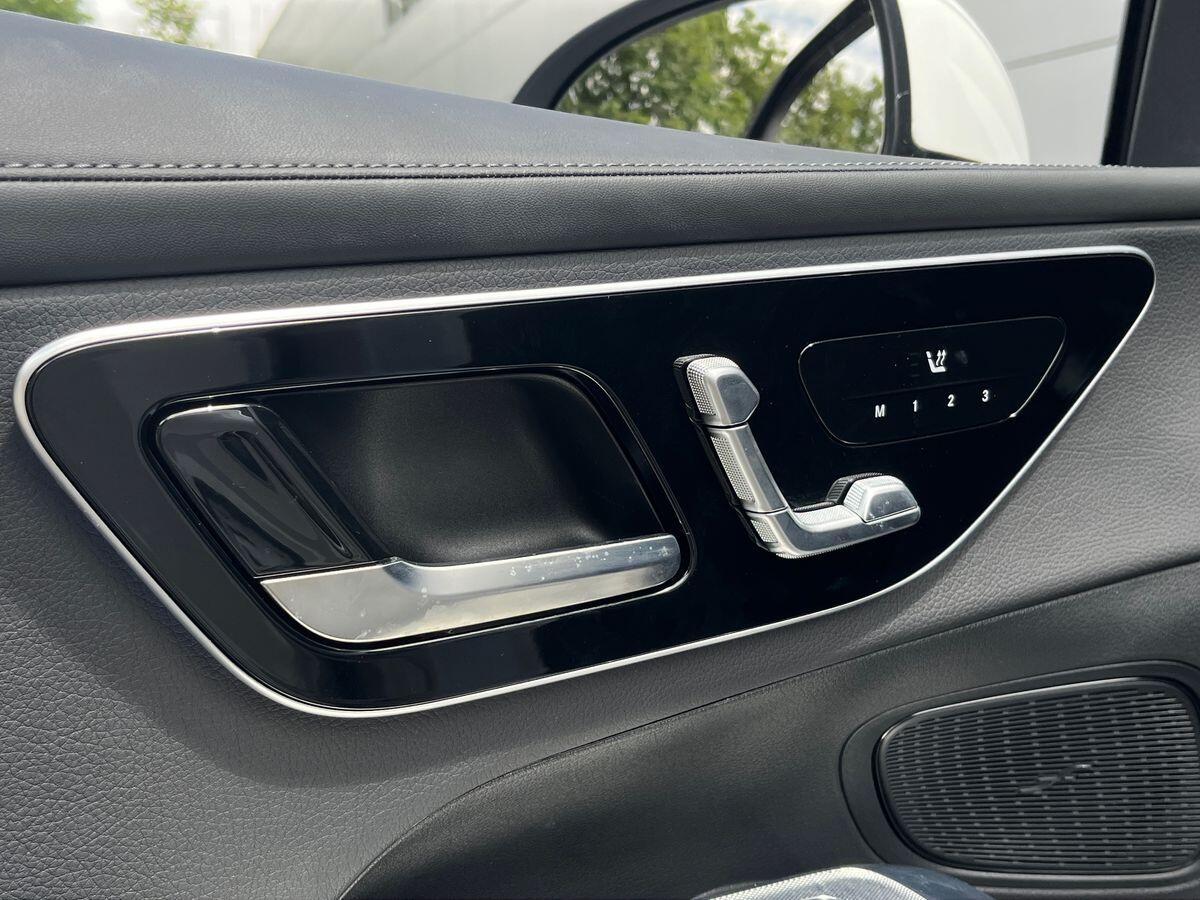 Mercedes-Benz GLC Photo at-ad293219a6cf4fa0b4dfbb4e41134fe3.jpg