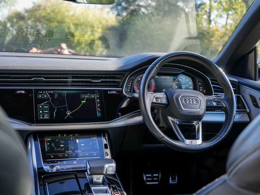 Used Audi Q8 KN70CZX 14