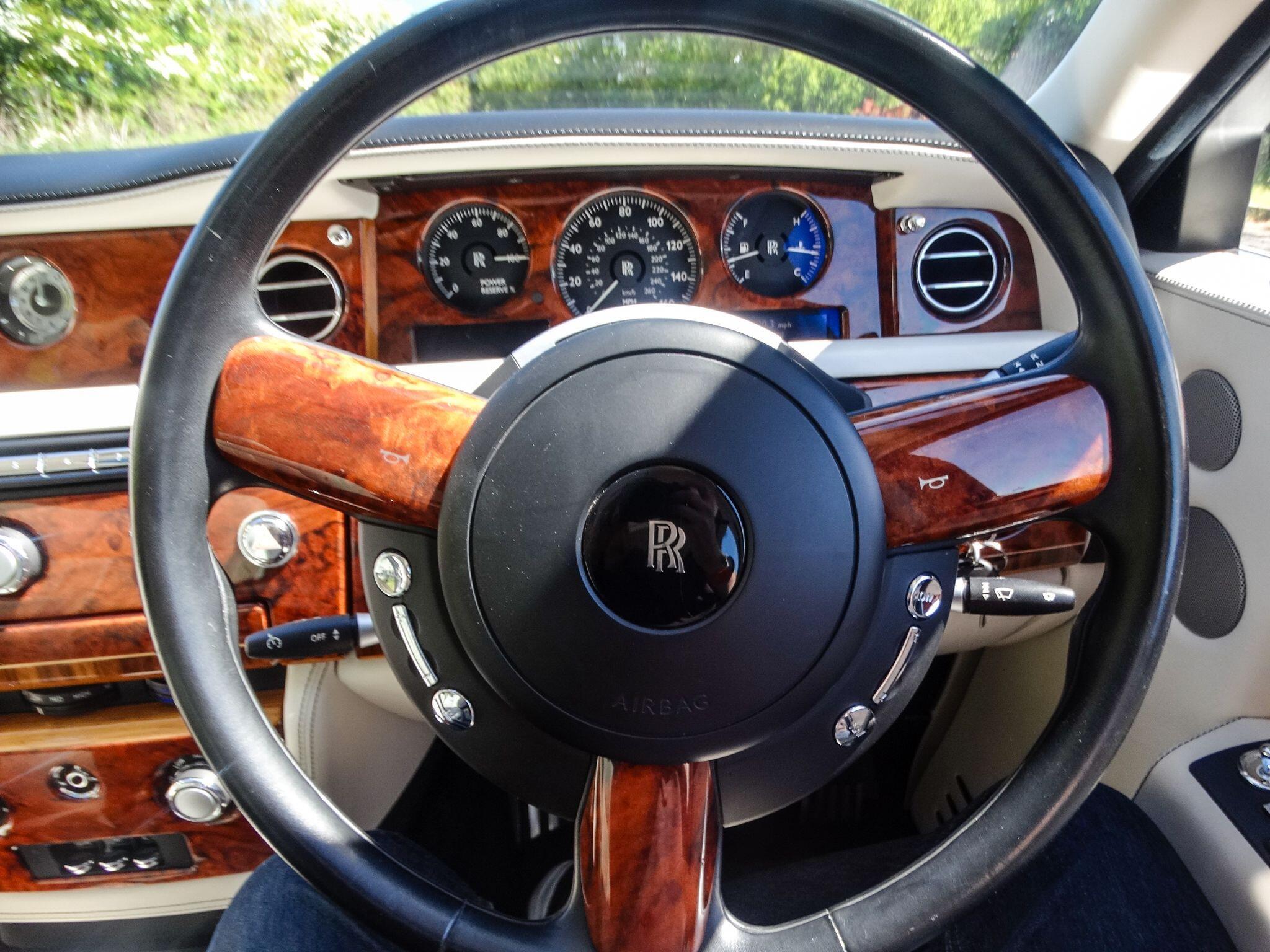 Rolls-Royce Phantom 6.7 V12 Saloon 4dr Petrol Auto Euro 5 (453 bhp) — photo 7