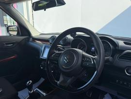 Suzuki Swift Photo 12