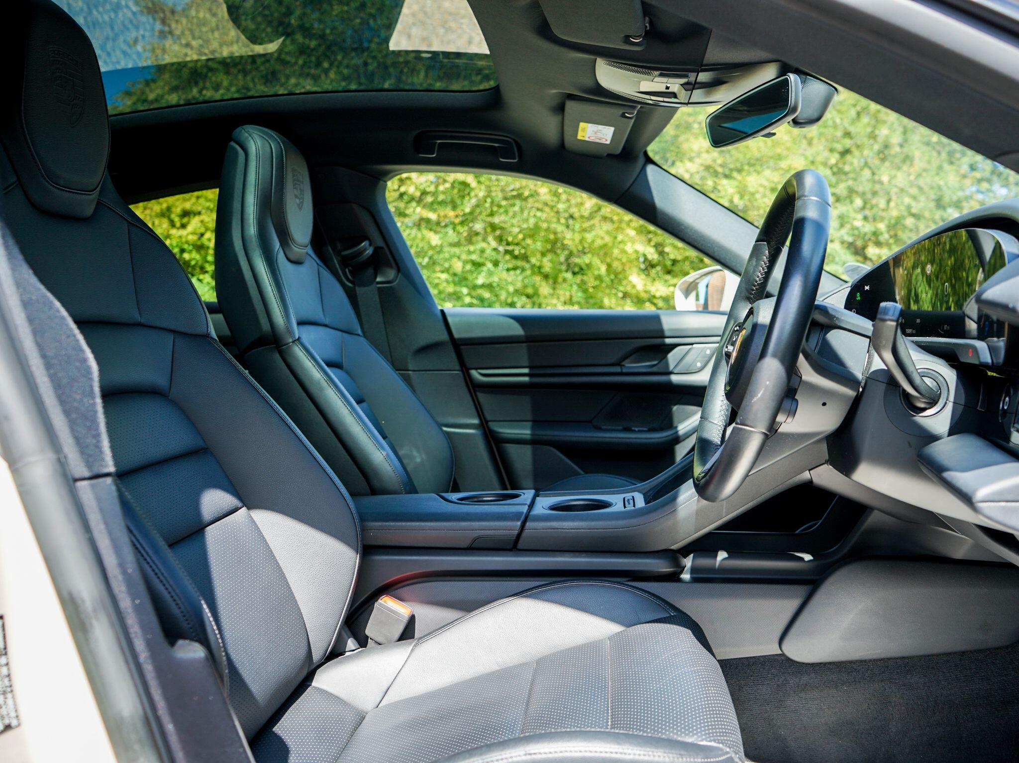 Porsche Taycan Performance 79.2kWh Auto RWD 4dr (11kW Charger) — photo 25
