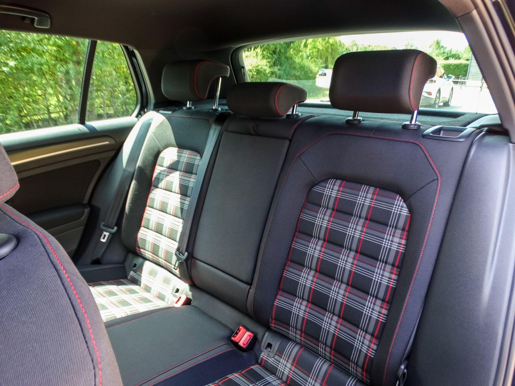 Volkswagen Golf 2.0 TSI GTI Performance Euro 6 (s/s) 5dr — photo 15